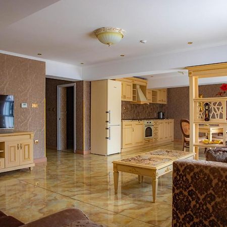 Luxury Apartment Rich 2 벨린그래드 외부 사진